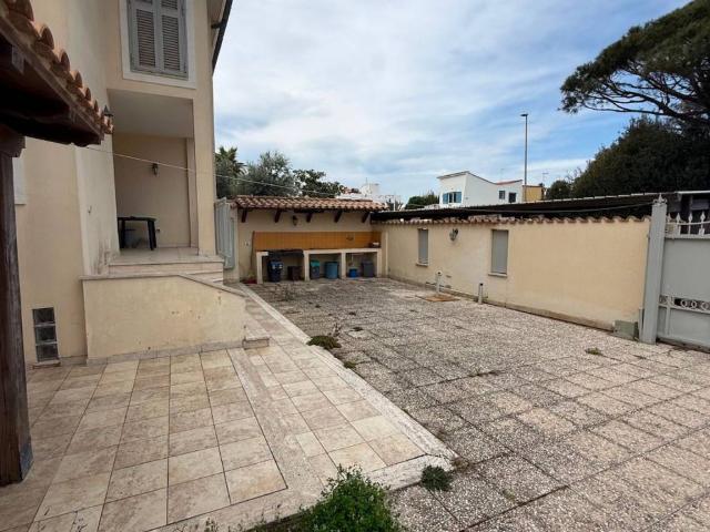 Appartamento in vendita a Fiumicino RM