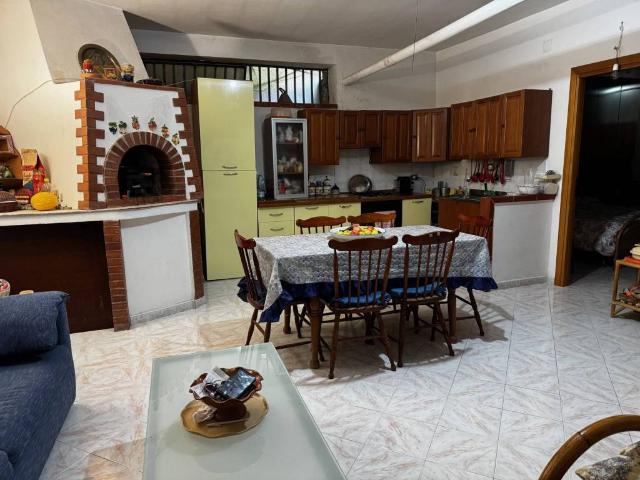 Appartamento in vendita a Floridia SR