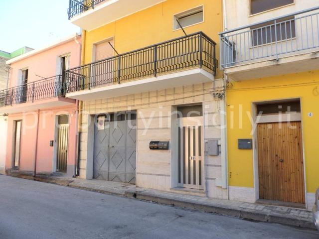 Appartamento in vendita a Floridia SR