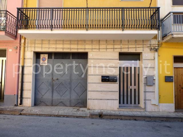 Appartamento in vendita a Floridia SR