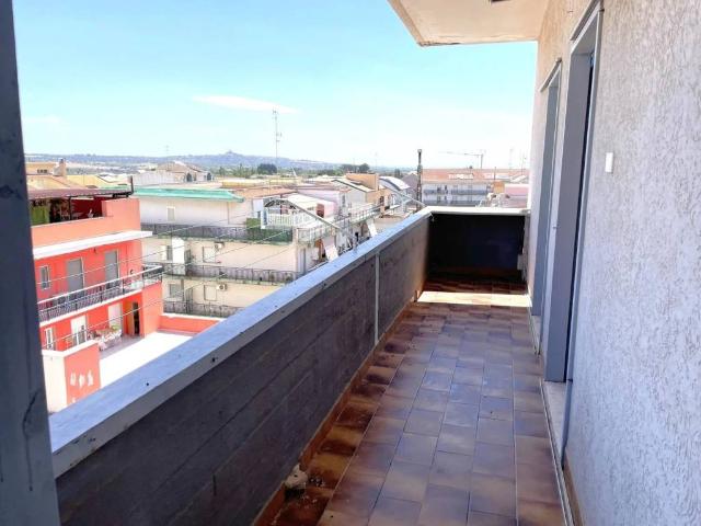 Appartamento in vendita a Floridia SR