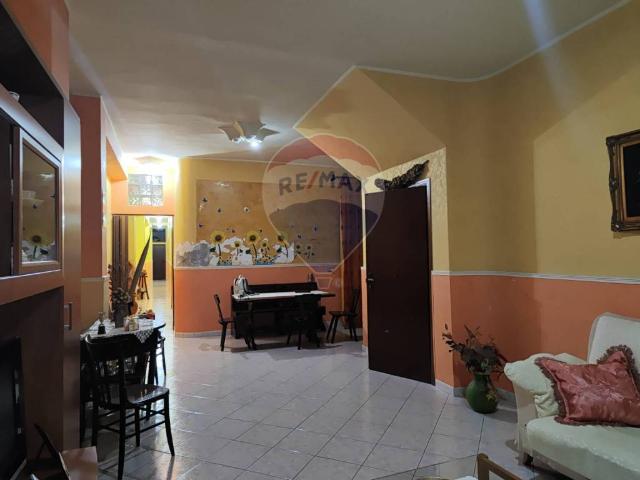 Appartamento in vendita a Floridia SR