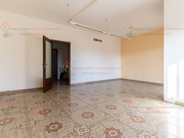Appartamento in vendita a Floridia SR
