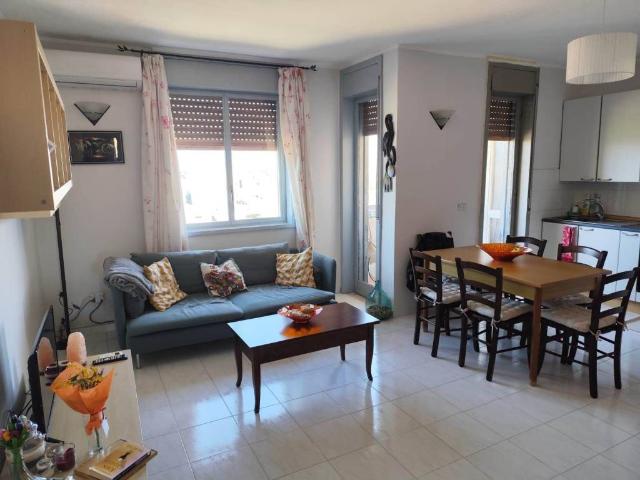 Appartamento in vendita a Floridia SR