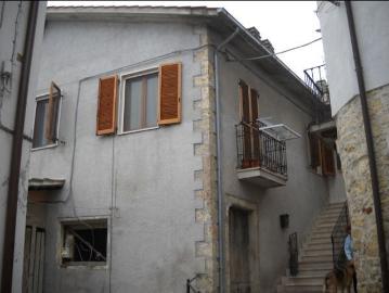 Appartamento in vendita a Folignano
