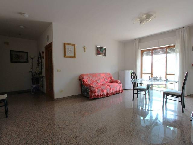 Appartamento in vendita a Folignano AP