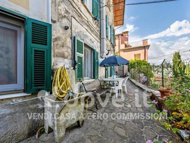 Appartamento in vendita a Follo piazza della Chiesa, 4, Tivegna