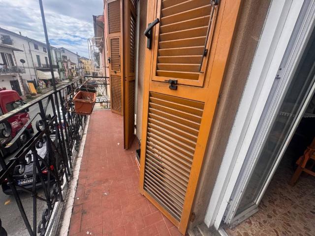 Appartamento in vendita a Follo SP