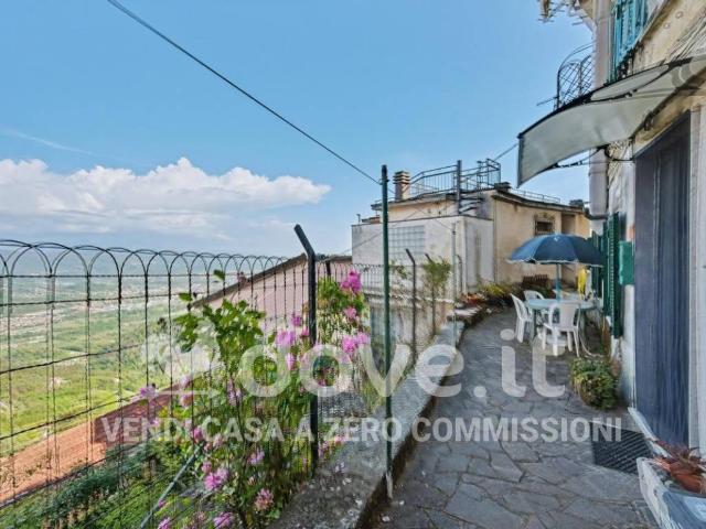 Appartamento in vendita a Follo SP