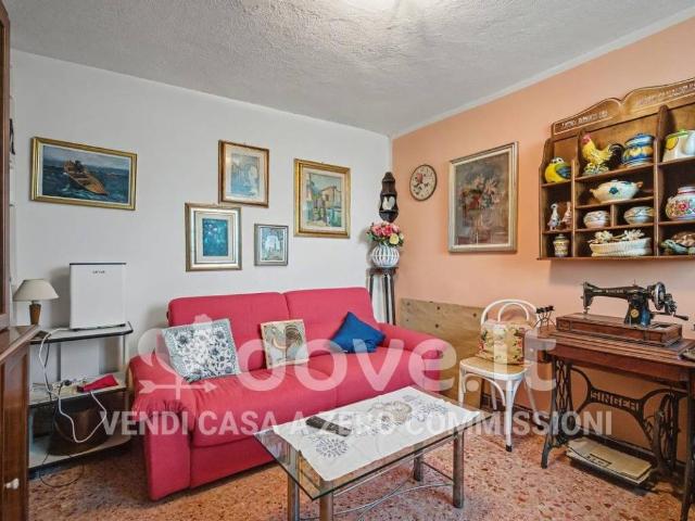 Appartamento in vendita a Follo SP