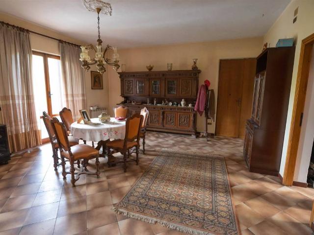 Appartamento in vendita a Follo SP