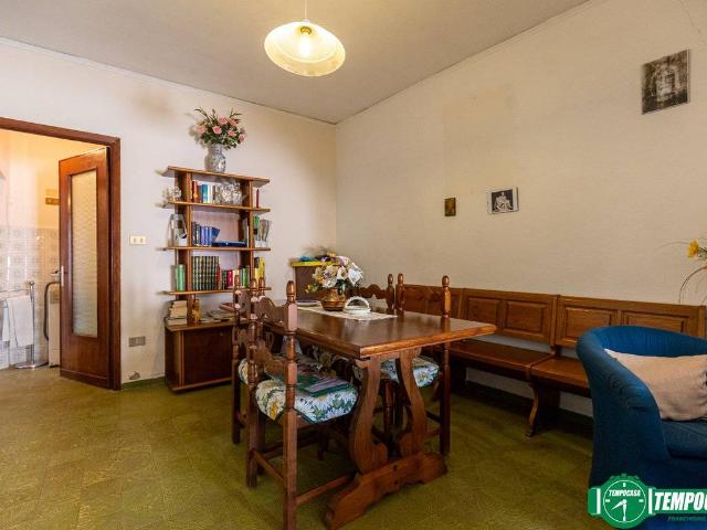 Appartamento in vendita a Follo SP