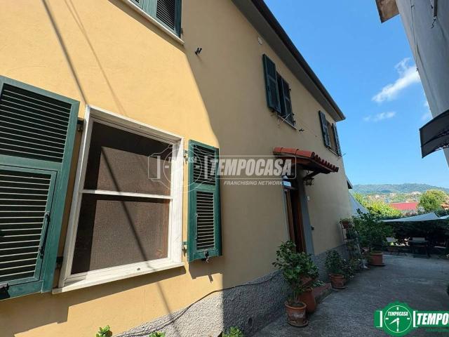 Appartamento in vendita a Follo