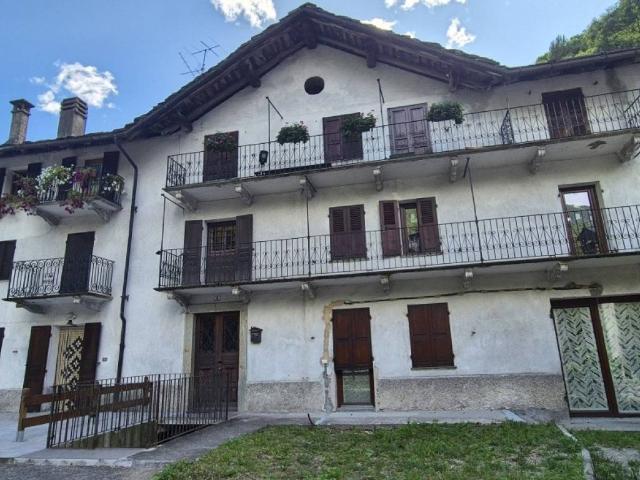 Appartamento in vendita a Fontainemore AO