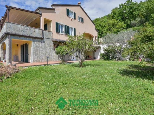 Casa indipendente in vendita a Fosdinovo MS