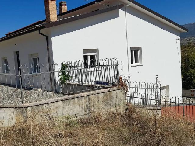 Appartamento in vendita a Fossa AQ