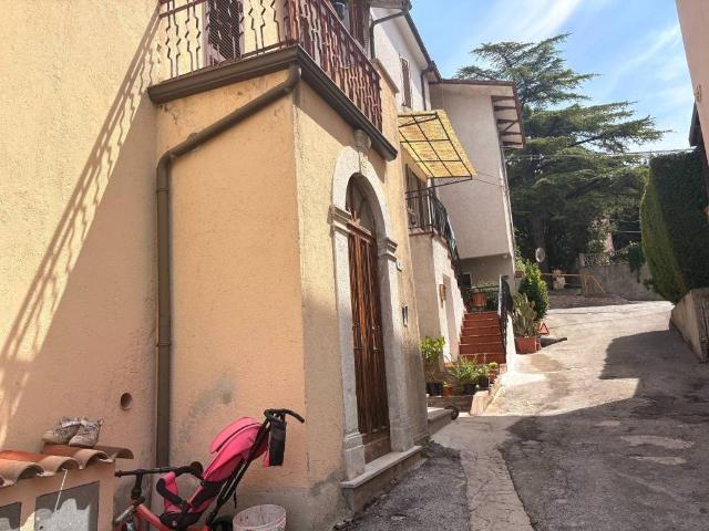 Appartamento in vendita a Fossato di Vico PG