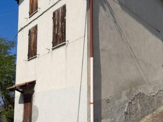 Appartamento in vendita a Fortunago PV