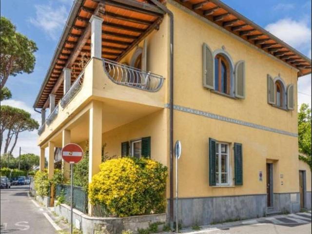 Appartamento in vendita a Forte dei Marmi LU