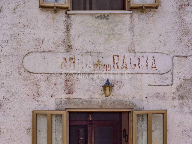 Appartamento in vendita a Piandelagotti, Frassinoro