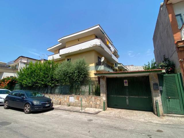 Appartamento in vendita a Frattaminore NA