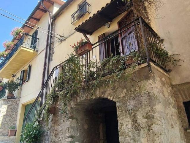 Appartamento in vendita a Guardea TR