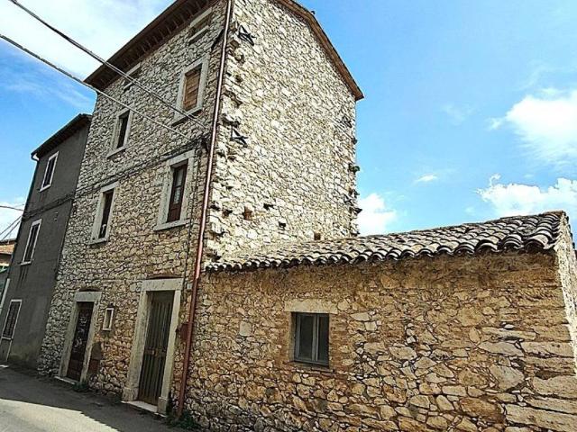 Casa indipendente in vendita a Guardea TR