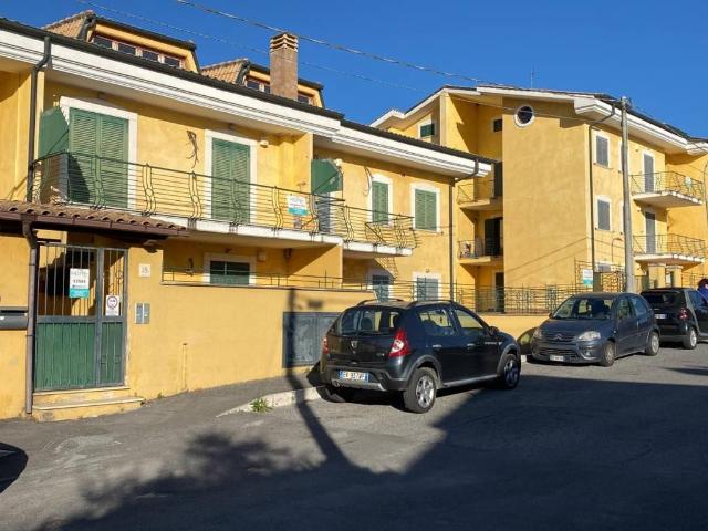 Casa indipendente in vendita a Guidonia Montecelio RM