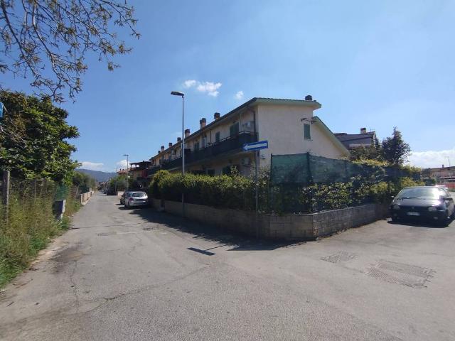 Appartamento in vendita a Guidonia Montecelio RM