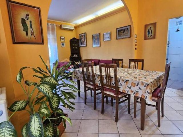 Appartamento in vendita a Guidonia Montecelio via Giacomo Leopardi, Setteville