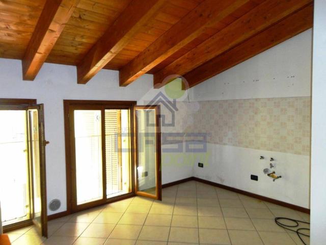 Appartamento in vendita a Gadesco Pieve Delmona CR