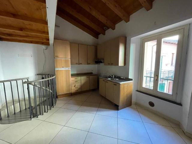 Appartamento in vendita a Galbiate LC