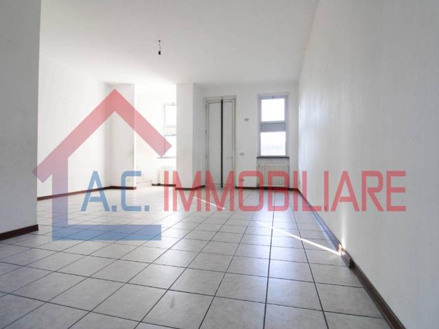Appartamento in vendita a Gallarate VA
