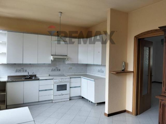 Appartamento in vendita a Galliate Lombardo VA