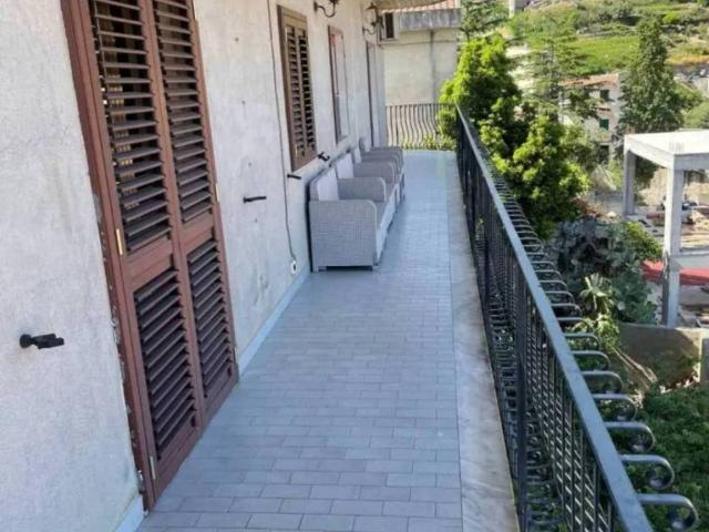 Appartamento in vendita a Gallodoro ME