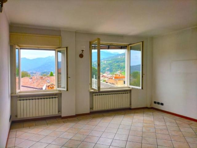Appartamento in vendita a Gandino BG