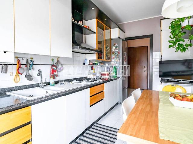 Appartamento in vendita a Garbagnate Milanese MI