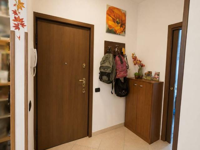 Appartamento in vendita a Garbagnate Milanese MI