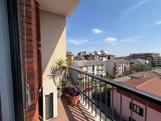 Appartamento in vendita a Garbagnate Milanese MI
