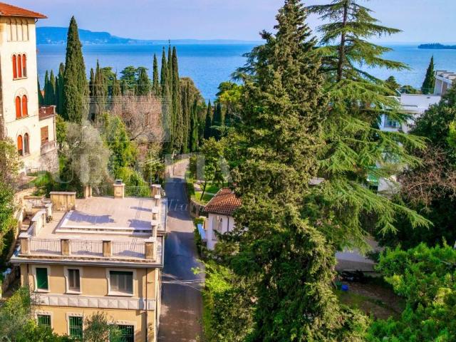 Villa in vendita a Gardone Riviera BS