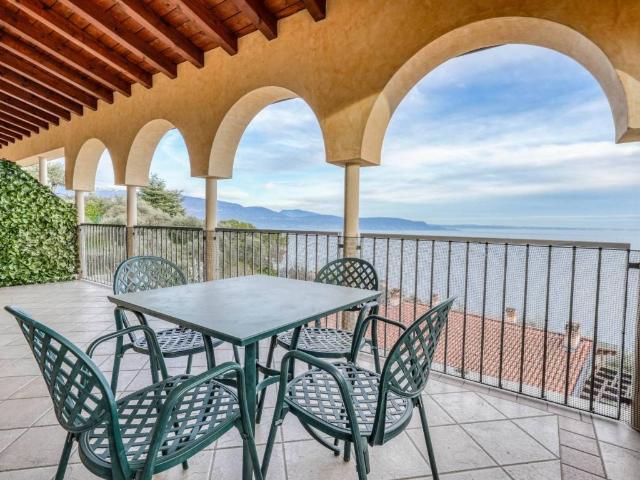 Appartamento in vendita a Gardone Riviera BS