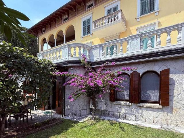 Appartamento in vendita a Gardone Riviera BS