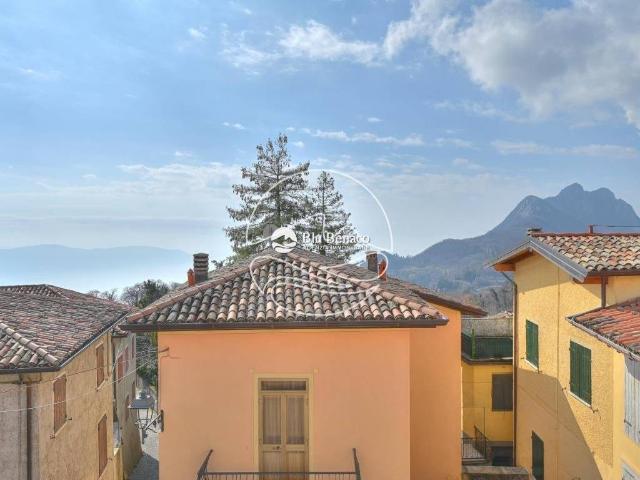 Appartamento in vendita a Gargnano BS