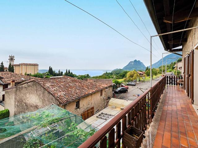 Appartamento in vendita a Gargnano BS