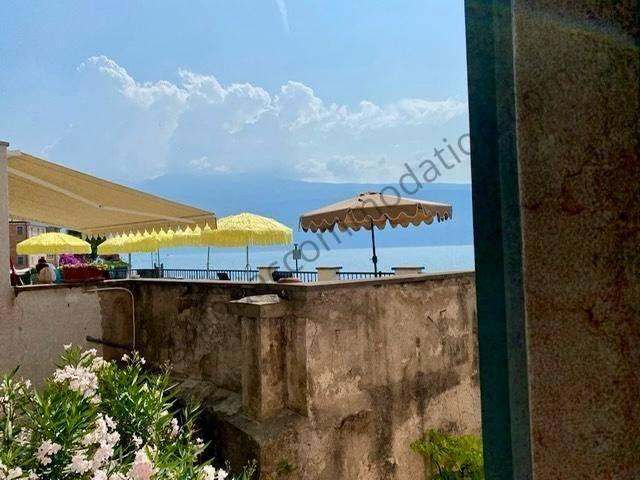 Appartamento in vendita a Gargnano BS