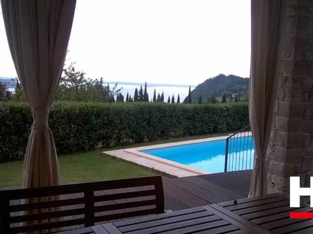 Villa in vendita a Gargnano BS