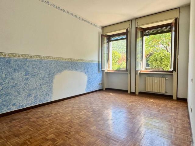 Appartamento in vendita a Gavirate VA