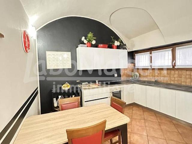 Appartamento in vendita a Gavirate VA