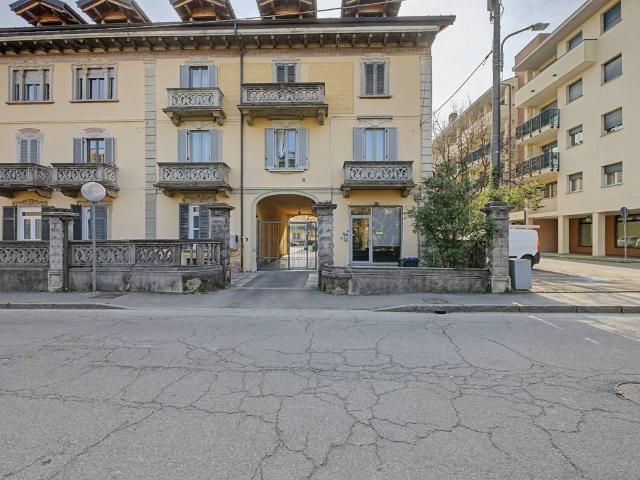 Appartamento in vendita a Gavirate VA