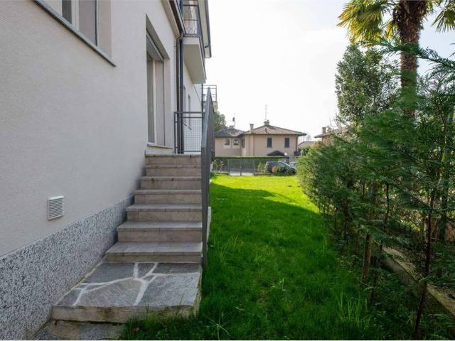 Appartamento in vendita a Gavirate VA